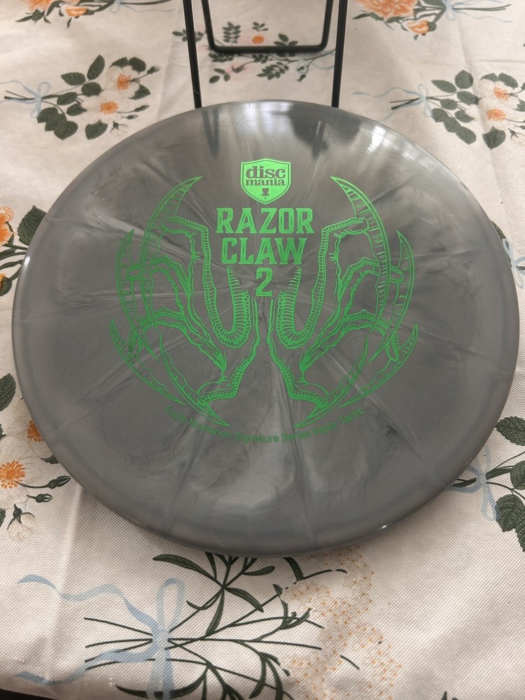 Discmania Razor Claw 2 Eagle Signature Series Vapor Tactic 173 gm, grey w/green