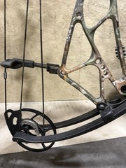 Used Bear Arena 34 RH 70lbs (New Limbs/cam/Strings )