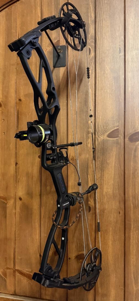 MINT Elite Archery Compound Bow Terrain RH 45-60# Package HHA QAD Drop Away