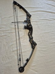 Martin Speed Flite RH Compound Bow 70lb 31in Draw 38in Camo/Black Aluminum