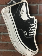VANS Ｘ CHER　CLUCHBAG BLACK！ / RARE/38X21X3cm/UNUSED!