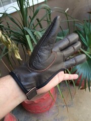 TRADITIONAL ARCHERY SHOOTING LEATHER GLOVE TOP QUALTY GLOVE 100% GENUINE LEATHER