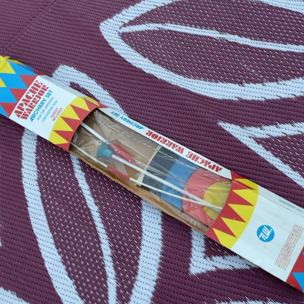 Apache Warrior Archery Bow Set Vintage NOS Complete Arrows Target RW