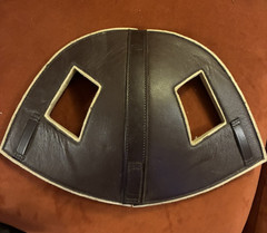 NEW DERBY ORIGINALS genuine leather /100% wool felt head bumper for horse halter