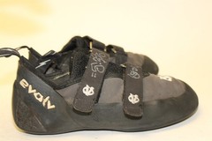 Evolv Defy VTR eco-TRAX Biginner Rock Climbing Mens Size 9 9.5 Black Strap Shoes