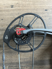 BOWTECH CARBON ONE RH 25.5-30.5″ 60-70# SMOKE GREY