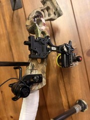 Martin Archery Cheetah RH 70lb Camo Hunting Compound Bow QAD / CBE Kit PACKAGE
