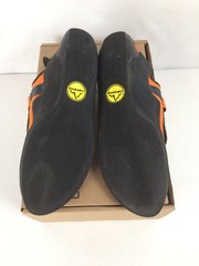 Excellent La Sportiva Mistral Men’s Climbing Shoes, Hawaiian Sun/Lime Punch, M45