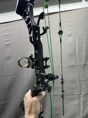 Mathews Halon 32 RH 70lb Compound Bow – (USED)