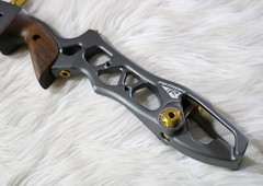 Akusta 25″ Fotron CNC Recurve Riser / Right Hand / Metal Gray