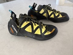 Scarps Vapor Lace Climbing Shoes Size 44 1/2. US 11.5