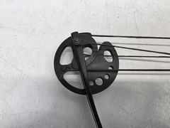 CAJUN SHORE RUNNER BOWFISHING BOW R/H ZEBCO REEL