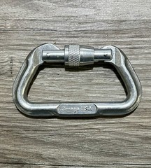 Vintage Omega Pacific USA Carabiner Aluminum Screw Lock Clip 31 Kn D Shape