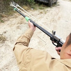 «High-Power Metal Slingshot – Black Ergonomic, Precision Trigger for Hunting,
