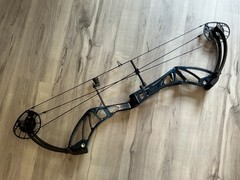 PSE 2019 Blue 50# Perform X 3D Bow *Mint Condition* Purchased New & Light Use