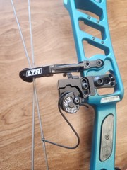 60#Elite Envision Compound Bow Turquoise Right Hand Bow Package Archery Hunting