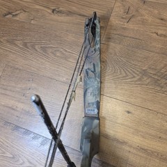 Vintage Bear Whitetail Hunter Green Camo Compound Bow