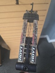 Hoyt Carbon Defiant RH DFX Turbo 60-70lbs Weight 26-28 Inches Length Camo