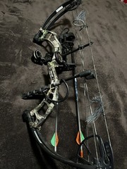 Bear Archery Vast Right Hand Compound Bow – God’s Country Color (AV04A2X0A7R)