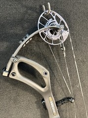 2025 PSE MACH 30 DS Black EC2 Cam 24.5”-30” DL 60-70lb RH Compound Bow