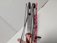 Hoyt Banshee Compound Bow 44in Pink Camo Hoyt USA Cobra Sight Rest Stabilizer