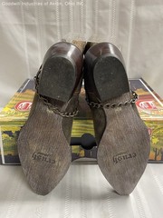 Durango Crush Women’s 11-Inch Heart Concho Brown Western Boots Size 8M