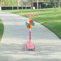 Scooter for Kids 3 Light Up Wheels Kids Kick Scooter Adjustable Foldable Pink