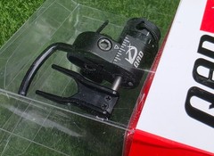 QAD #UHXBK-R Ultrarest HDX Right Hand Full Containment Drop-Away Arrow Rest