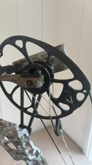 Mathews V3 27 RH Bow w/ Sight, Stabilizer, Quiver, SKB Case 29.5″ draw, 60#