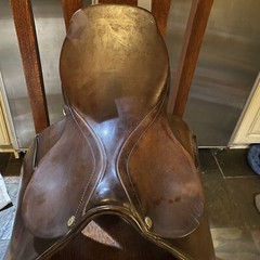 B. T. Crump Close Contact English Jumping Saddle 16.5″