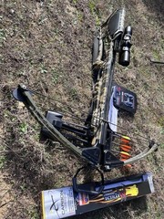 Barnett Quad 400 Camo Crossbow Scope Quiver Bolts Cocking Device Broadheads Wax