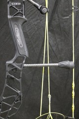 Mathews Lift 29.5 – Black – 55# – 25″ – Flo Yellow Strings – 3/16″ Total Peep