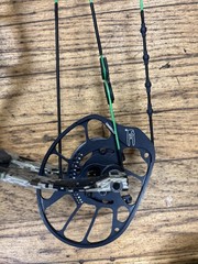 Used PSE Archery Nock On Embark Right Hand Green Bow