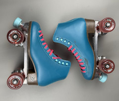 Riedell Womens Outdoor Roller Skates Quad Orbit Size 7 Lagoon Multi Blue Pink