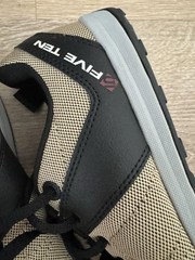 Five Ten Climbing Shoes Beige/Black Lace-Up, US 8, Medium (D/M)