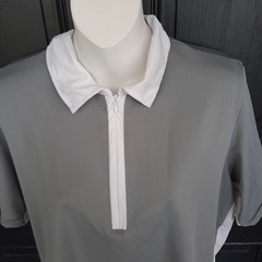 KERRITS XL Short Sleeve Zip Neck Riding Top Gray & White Colorblock