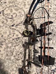 Bear Archery Royal Compound Bow Camo 50# RH 28-30.5in Aluminum Composite