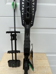 CenterPoint AXCD190FCK Dagger 390 Compound Crossbow Body Only W/ Accessories