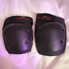 Eight Ball Black Protective Hard Cap Knee Pads Pair