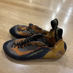 La Sportiva Mens Size 41 (US 8.5) Lace Up Rock Climbing Shoes Womens 9.5