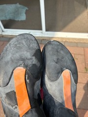 scarpa drago climbing shoes, original, moderately worn, aggressive