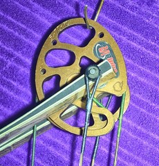 Hoyt XT2000 SuperTec RH Bow 60-70 LBS 29”DL *Perfect Condition!* + 28″ Cams