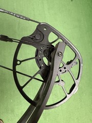NEW Hoyt RX-9 Right Hand Black 70# 25-30″ Compound Bow