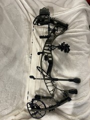 Hoyt VTM Thirty One Compound Bow Green & Black, 26.5-30in Draw Length