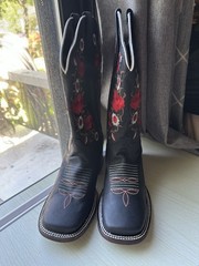 LUMA Women’s Black Western Cowboy Boots Floral Embroidery US Size 7