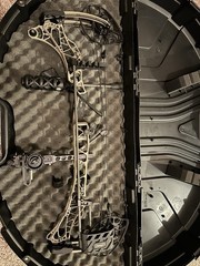20 Arrows Through It!!!! Mathews Lift RH 29.5 Loaded