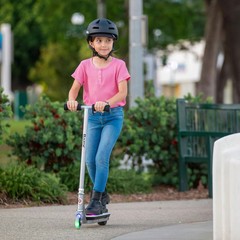Razor 13111712 Color Rave Electric Scooter – Colorful Light-Up Deck