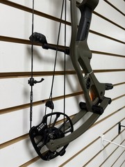 NEW Hoyt RX-9 Right Hand 70# 25-30″ Wilderness Compound Bow