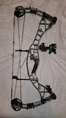 Hoyt Eclipse Compound Bow Left Handed package 23.5-25.5″ 40-50# in Realtree Edge