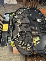 Compound Bow 40-45lb 24.5in Draw Camouflage w/ Plano Hard Case